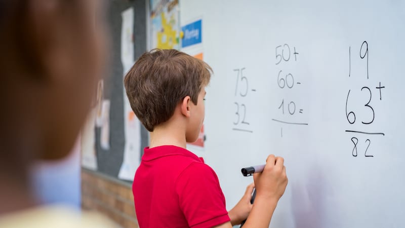 Tìm hai số khi biết tổng và hiệu của hai số đó